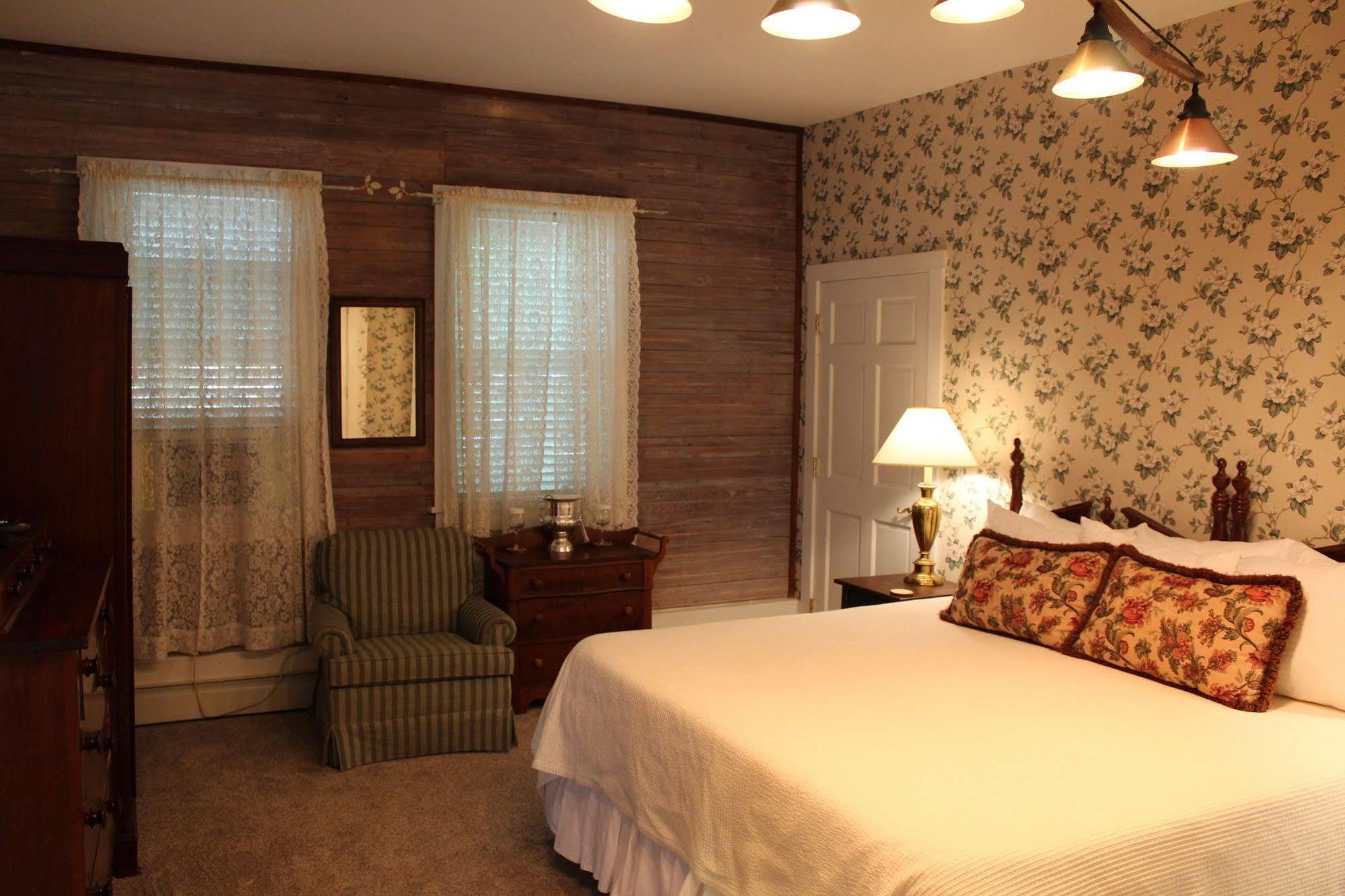 Heart Of The Village Bed & Breakfast In Shelburne Vt Buitenkant foto